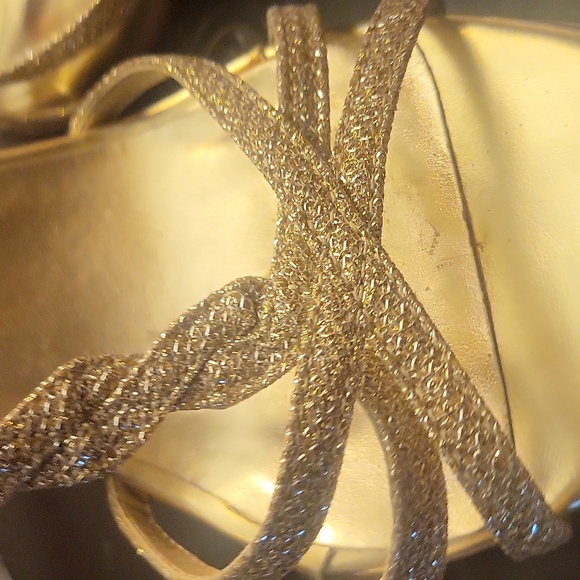 Gold shoes size 8 - Picture 4 of 8